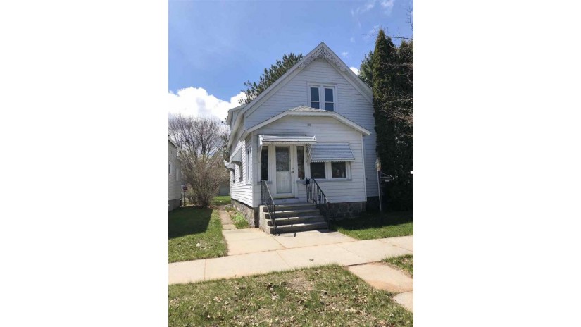 1431 10th Street Marinette, WI 54143 by Place Perfect Realty $69,900