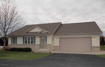 22 Schubert Lane, Fond Du Lac, WI 54935-2875