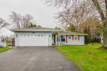 104 S Lake Street, Hortonville, WI 54944