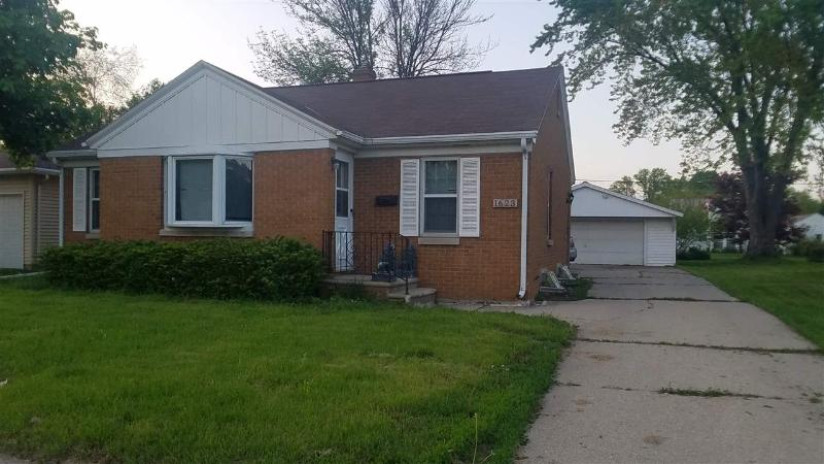 1623 E Mason Street Green Bay, WI 54302 by Creative Results Corporation $119,900