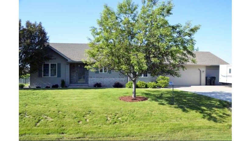 W2144 Daisy Lane Brillion, WI 54110 by Shorewest Realtors $209,900