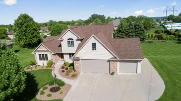 934 Pinecrest Road, Howard, WI 54313