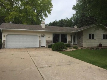 631 Hawthorne Drive, Omro, WI 54963-1164