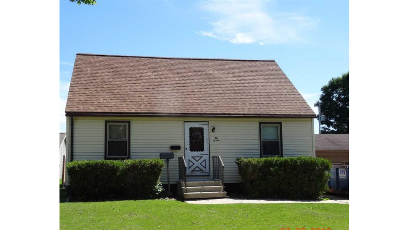 1012 Center Street Kewaunee, WI 54216 by Coldwell Banker Real Estate Group $74,900