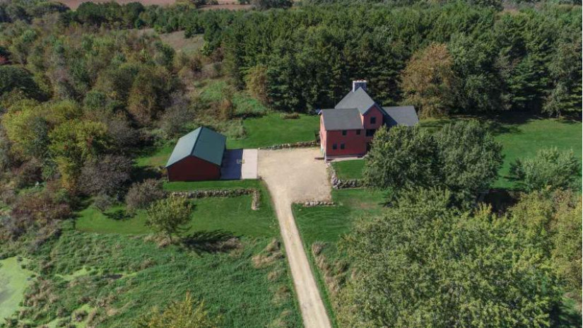 7739 Tri County Rd York, WI 53925 by First Weber Inc $699,000