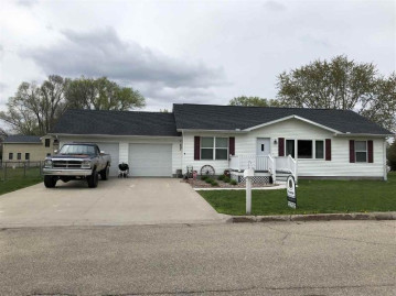 603 N Wacouta Ave, Prairie Du Chien, WI 53821