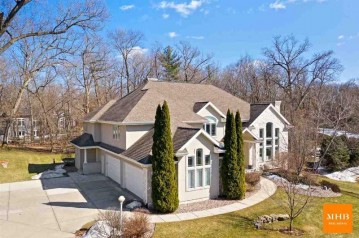 4692 Signature Dr, Westport, WI 53562