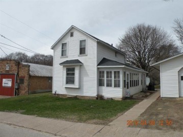 110 Pleasant St, Bloomington, WI 53804