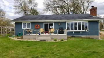 406 Lake Shore Dr, Pardeeville, WI 53954