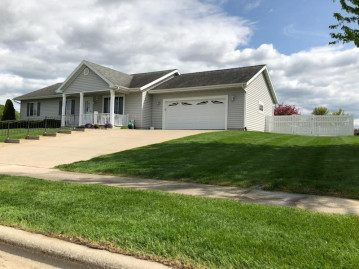 702 Eberlein Dr, Mauston, WI 53948