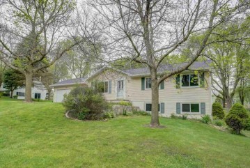 1678 Bell View Rd, Pleasant Springs, WI 53589