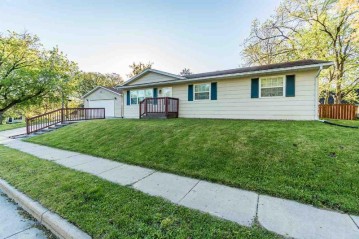 504 Grove St, Mauston, WI 53948