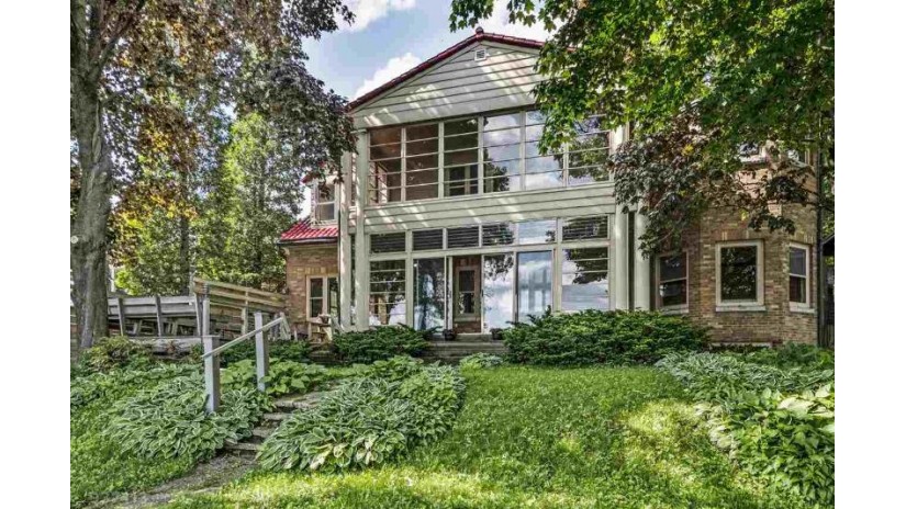 605 Woodward Dr Madison, WI 53704 by Sprinkman Real Estate $1,000,000