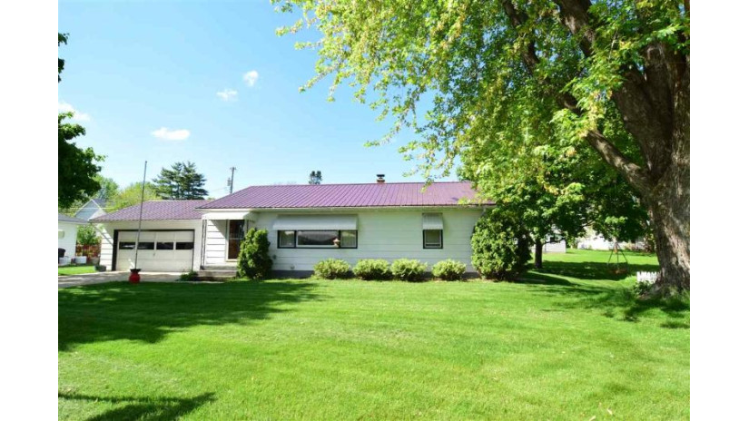 435 Suszycki Dr Mauston, WI 53948 by Castle Rock Realty Llc $109,900