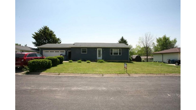 1325 23rd St Hazel Green, WI 53811 by Wisconsin.properties Realty, Llc $139,900