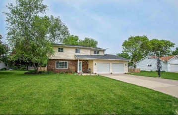 1540 Meadowlark Ln, Prairie Du Sac, WI 53578