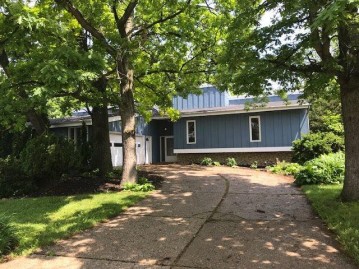 2780 Osmundsen Rd, Fitchburg, WI 53711