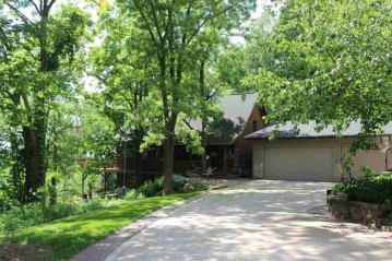 15052 Eagle Ridge Rd, Ferryville, WI 54628