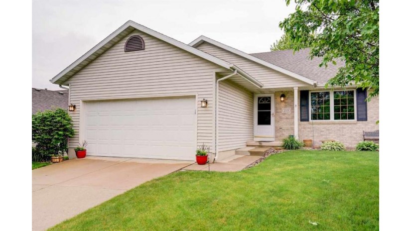 219 Chateau Dr Cottage Grove, WI 53527 by Re/Max Preferred $225,000