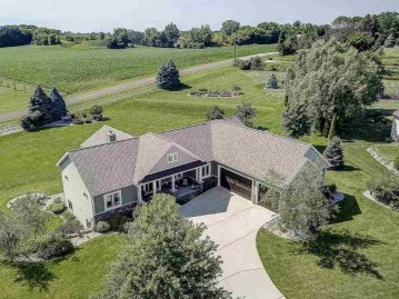 3168 Castleton Crossing, Bristol, WI 53590