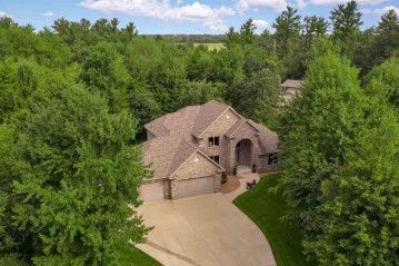 190 Black Forest Lane, Plover, WI 54467