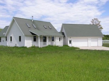 1216 Michigan Rd, Washington Island, WI 54246