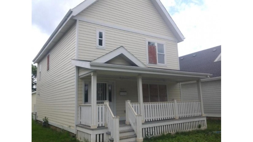 2611 W Cherry St Milwaukee, WI 53205 by First Weber Inc - Menomonee Falls $129,000