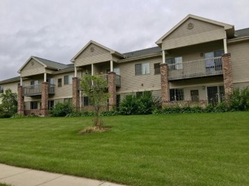 533/539 W Caine St, Whitewater, WI 53190-1478