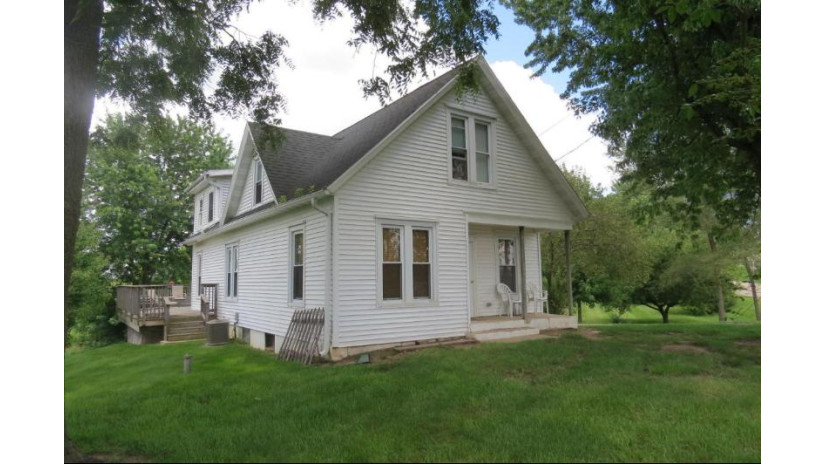 860 W Main St Twin Lakes, WI 53181 by Keller Williams North Shore West $399,900