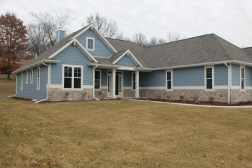 N75W23996 Overland Rd, Sussex, WI 53089