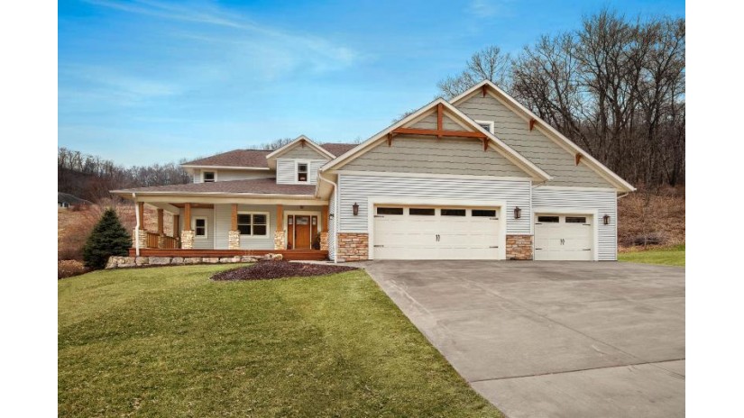 1111 Aspen Valley Dr Onalaska, WI 54650 by Gerrard-Hoeschler, REALTORS $749,900