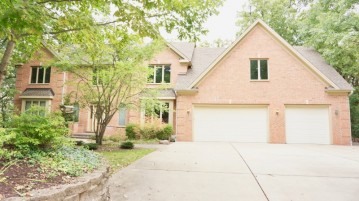 2980 Forest View Cir, Yorkville, WI 53126-9606