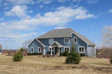 5156 Upper Lakeview Ridge Rd, Belgium, WI 53004