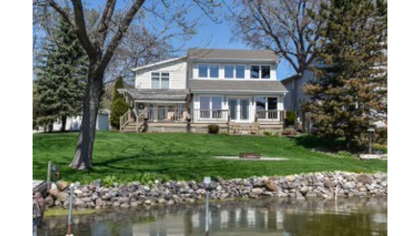 6405 N Tichigan Rd Waterford, WI 53185 by Shorewest Realtors $599,000