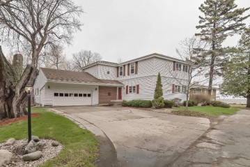 1820 1st St, Menominee, MI 49858