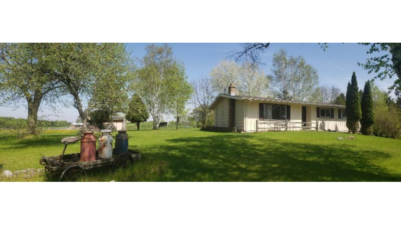 N6010 Riverside Rd Fredonia, WI 53021 by Hollrith Realty, Inc $325,000