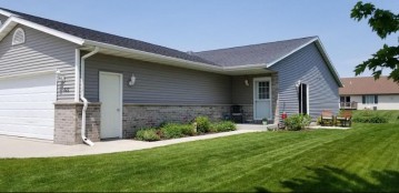 822 Ethan Allen Dr, Howards Grove, WI 53083-1282