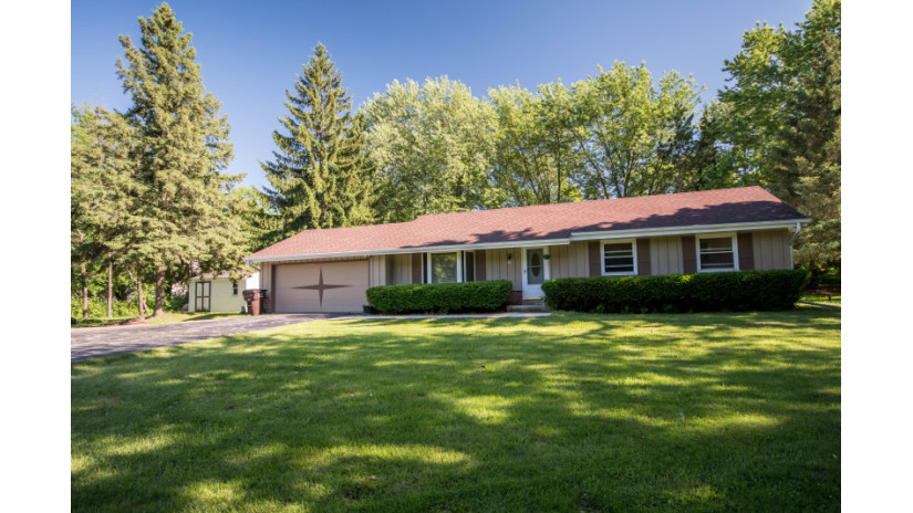 408 Prairie View Dr North Prairie, WI 53153 by Shorewest Realtors $210,000