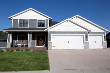 888 Summers Day Ln, Onalaska, WI 54650-8254