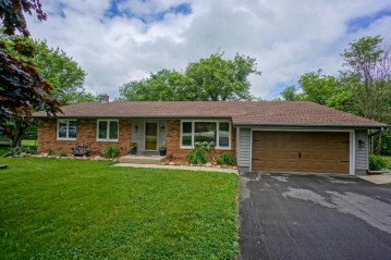 214 Welshpool Ct, Wales, WI 53183-9738