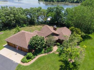 5225 Riverside Rd, Waterford, WI 53185-3360