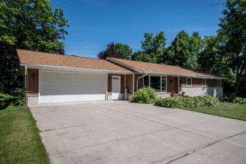 601 River Dr, Mayville, WI 53050-1716