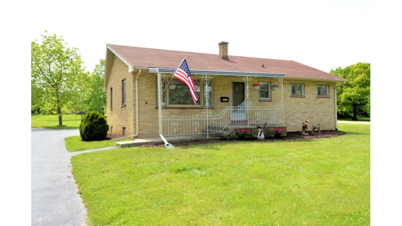 5706 Middle Rd Caledonia, WI 53402 by Shorewest Realtors $299,000