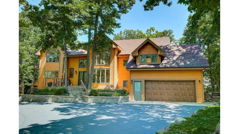 1096 N Point View Rd Summit, WI 53066 by Lake Country Flat Fee $1,195,000