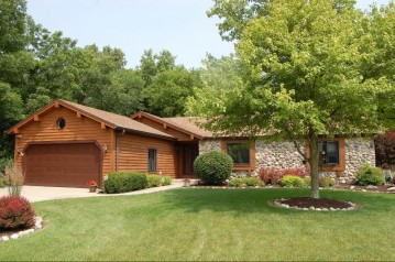 12450 W Weatherstone Blvd, New Berlin, WI 53151-6151