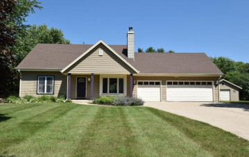 W361S2718 Lisa Ln, Ottawa, WI 53118-9659