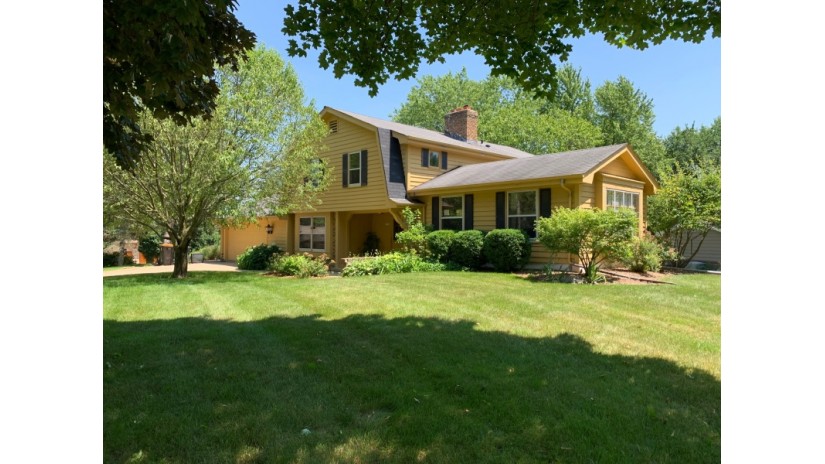12323 Christine Dr Wauwatosa, WI 53226 by Shorewest Realtors $319,900