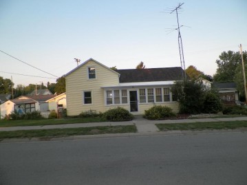 410 College Ave, Watertown, WI 53094-4843