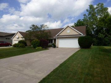 8500 N Meadowside Ct, Brown Deer, WI 53223-3161