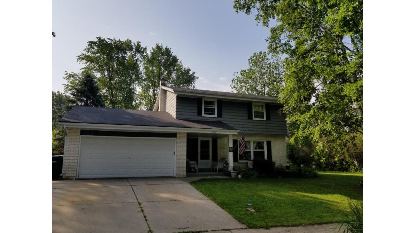 1522 Park View Ln Port Washington, WI 53074 by Berkshire Hathaway HomeServices Metro Realty $239,900